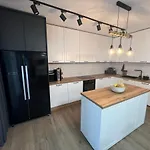 Family House Freeдом Vila