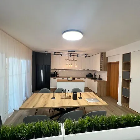 Villa Family House Freeдом *