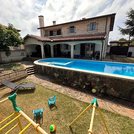 Villa Family House Freeдом Sinemoretz