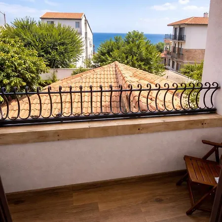 Family House Freeдом Villa Sinemoretz