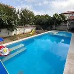 Villa Family House Freeдом