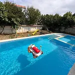 Family House Freeдом Sinemoretz