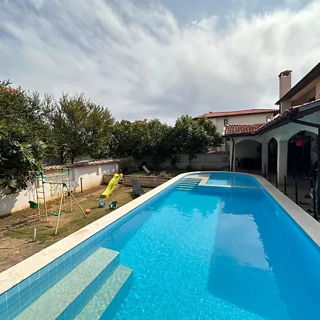Villa Family House Freeдом